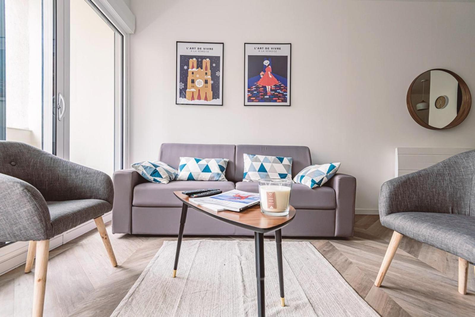 Henri Au Pied De La Cathedrale. Apartment Reims Exterior photo