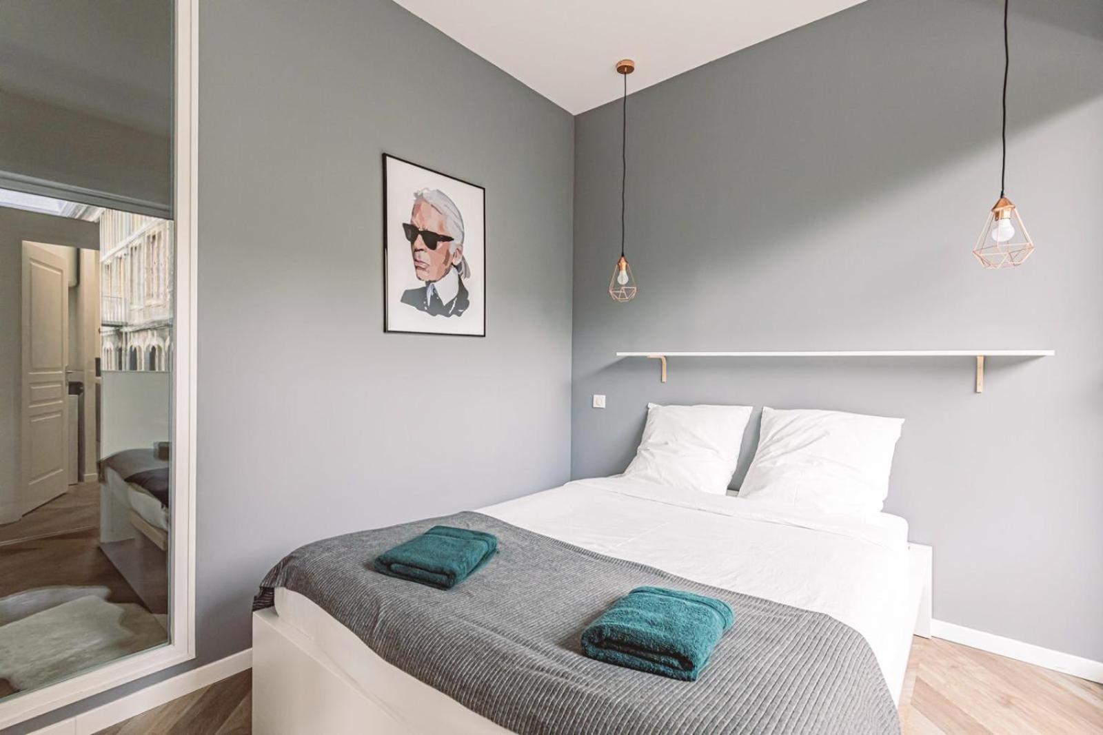 Henri Au Pied De La Cathedrale. Apartment Reims Exterior photo